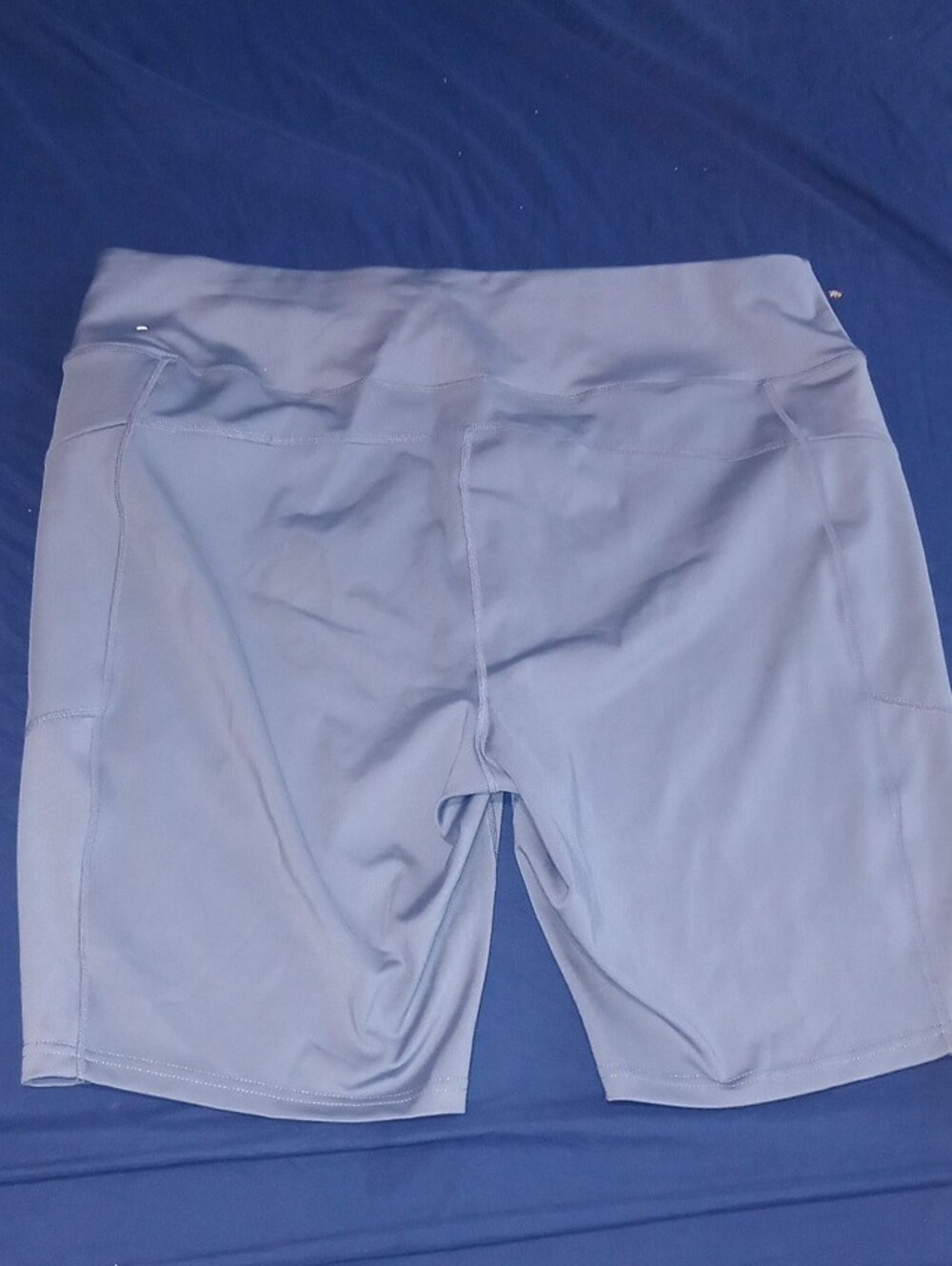 High-Waist Women’s Blue Bike Shorts with Pockets - Picture 3 of 4